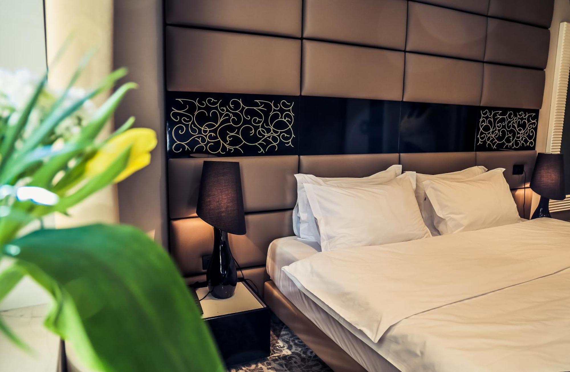 Senator Hotel Tirana Kültér fotó