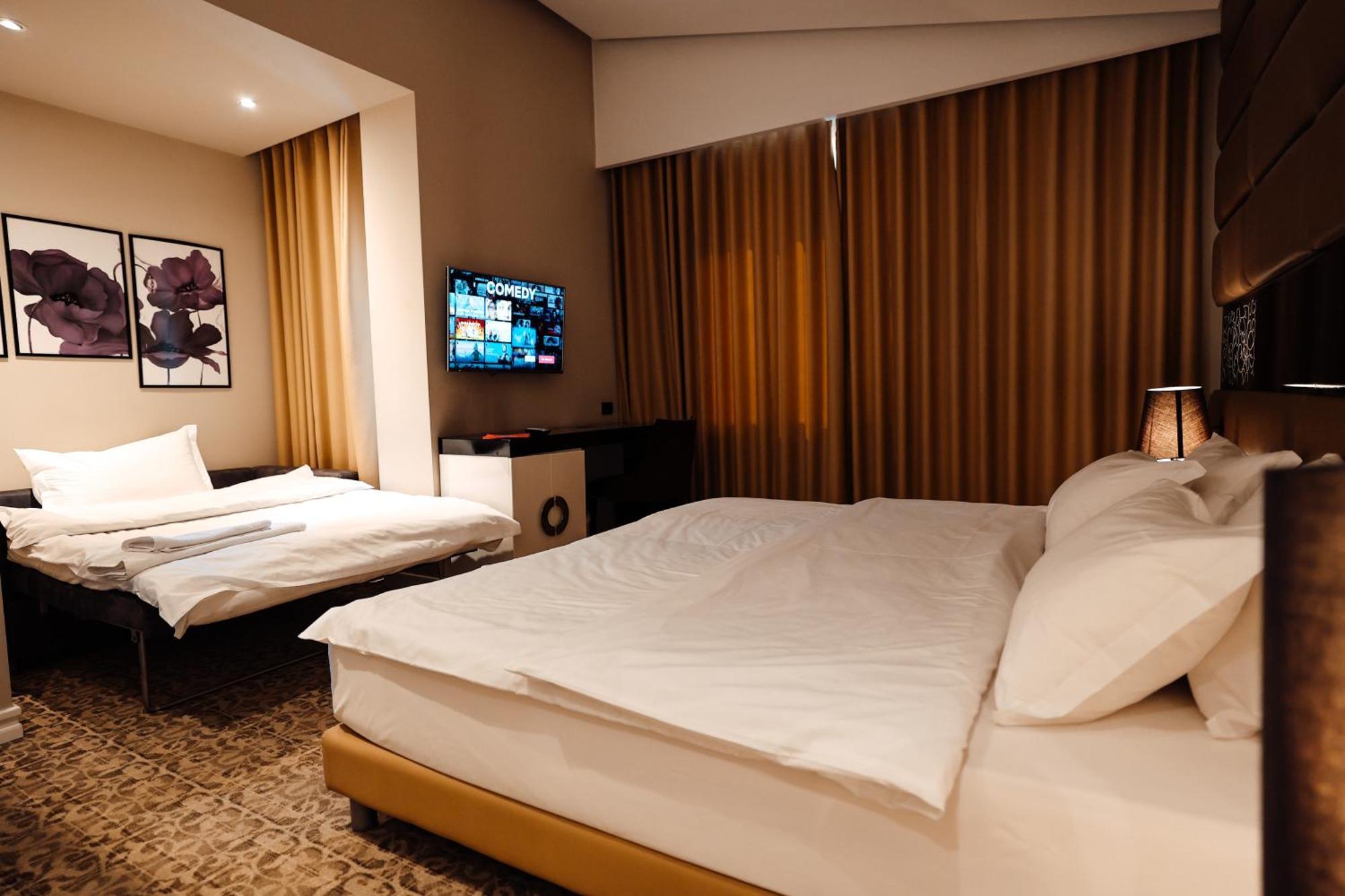 Senator Hotel Tirana Kültér fotó